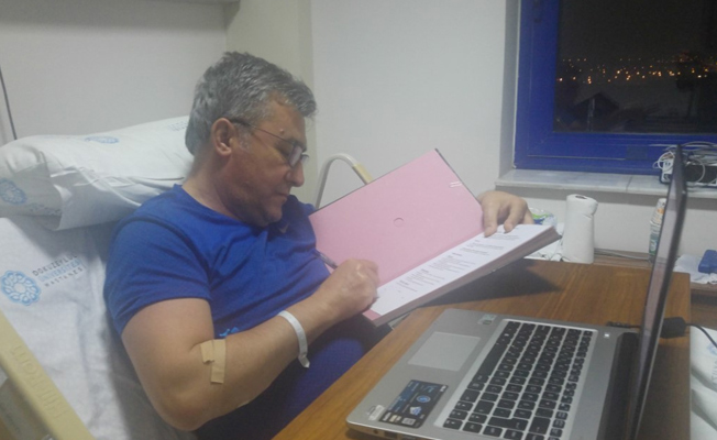 Başkan İnce imzalarını hastanede atıyor