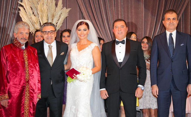 Hande Fırat ile Murat Özvardar evlendi