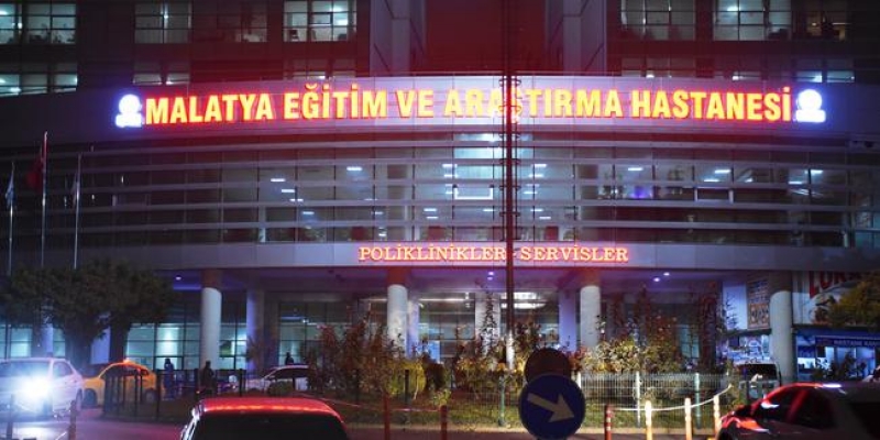 Tedavi gördüğü hastanede, tabancayla intihara kalkıştı