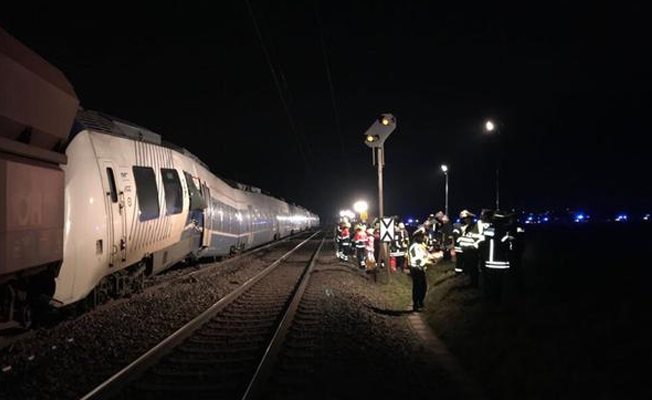 Almanya'da tren kazası: Çok sayıda yaralı var