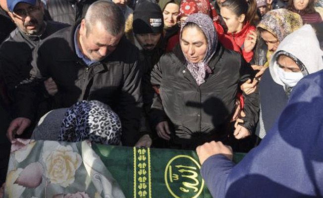 Annenin kızına vedasına yürek dayanmadı