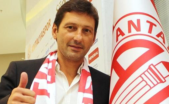 Antalyaspor'da Leonardo ile yollar ayrılıyor
