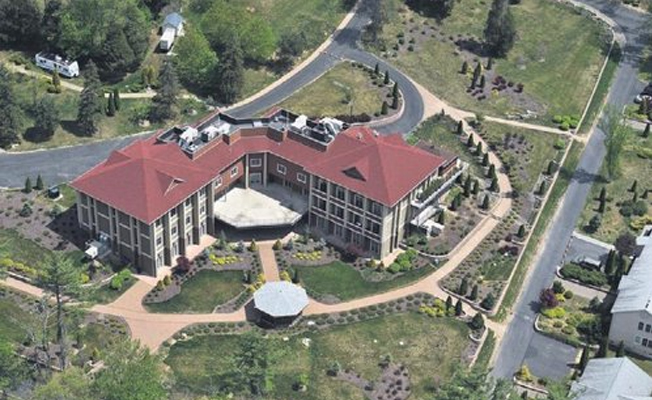 Fethullah Gülen'in inine girdiler