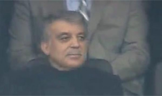 Abdullah Gül’ün tribündeki yalnızlığı