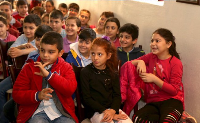 “Masal Çarşambaları” çocukların gelişime katkı sağlıyor