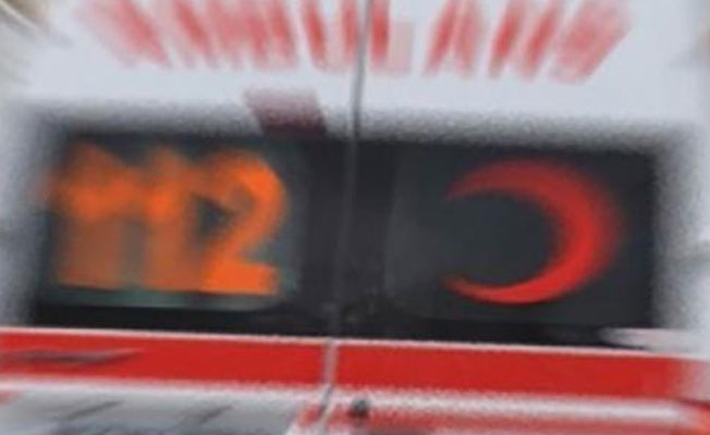 Müşterilerin gözü önünde başına dayadığı silahı ateşledi