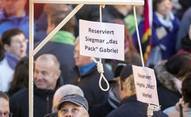 Alman mahkemesi'nden 'Merkel'li darağacı' satışına izin