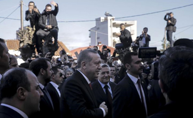 Gümilcine'deki Türk vatandaşlar, Erdoğan'ı karşıladı