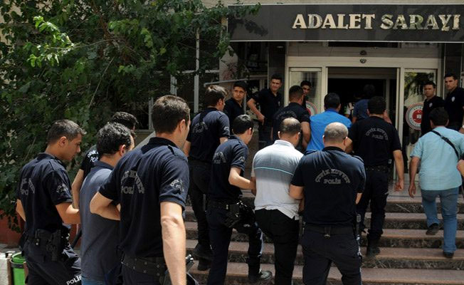 FETÖ'den tutuklu asker sayısı 188'e yükseldi