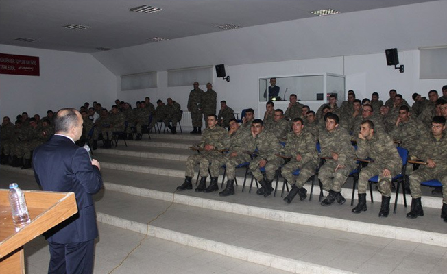Askerlere iş arama eğitimi verildi