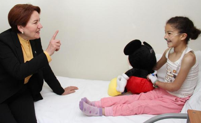 Akşener 9 yıldır kalp nakli bekleyen Gamze'yi ziyaret etti