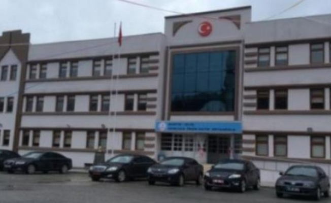 İmam Hatip Ortaokulu: Müdürden öğrencilere 'neden namaza gitmediniz' dayağı!