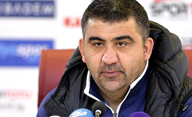 Ümit Özat, uçakta taraftara saldırdı