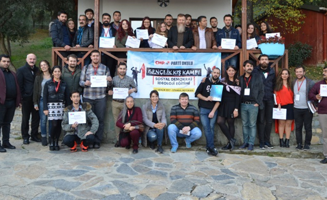 CHP sosyal demokrat gençler yetiştiriyor