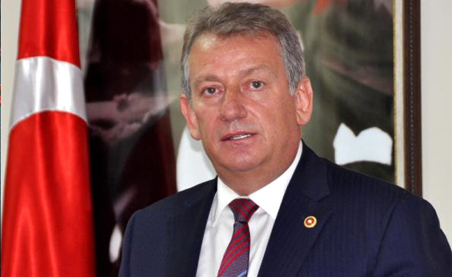 CHP’li Haluk Pekşen: Halk ekmeğe muhtaç, AKP’liler saltanat içinde yaşıyor