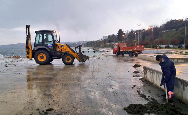 Büyükçekmece’de lodos fırtınasının izleri silindi
