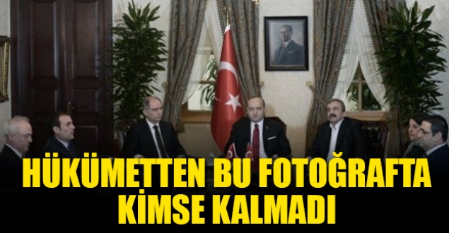 Dolmabahçe fotoğrafından geriye hükümetten kimse kalmadı