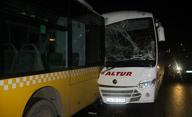 Zeytinburnu'nda Atatürk Havalimanı servisi İETT aracına çarptı... Çok sayıda yaralı var