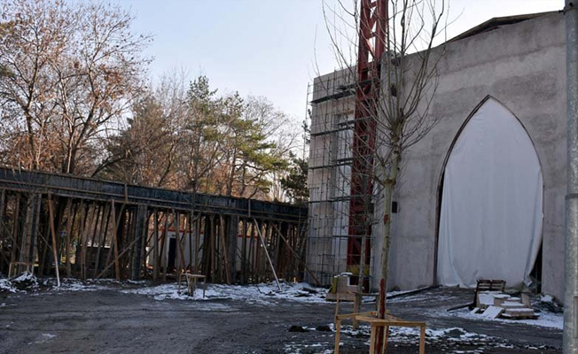 Hulusi Akar’dan memleketine cami