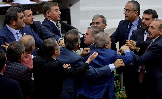 TBMM'de tansiyon yükseldi: Milletvekilleri arasında gerginlik!