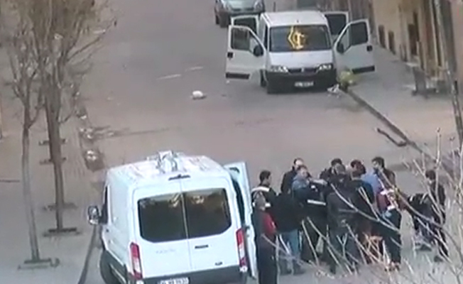İstanbul’da şüpheli araç polisi alarma geçirdi