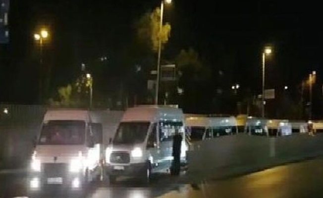 Servis şoförleri ABD'yi protesto etti