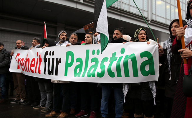 Almanya Cumhurbaşkanı: İsrail bayrağı yakılması beni utandırdı