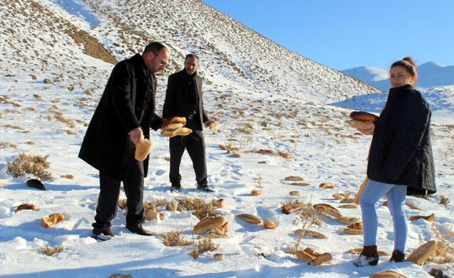 '1001 Hatim' anısına doğaya 2001 ekmek bıraktı