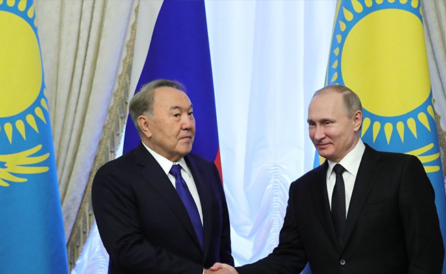 Putin’den Nazarbayev’e Bağımsızlık Günü tebriği