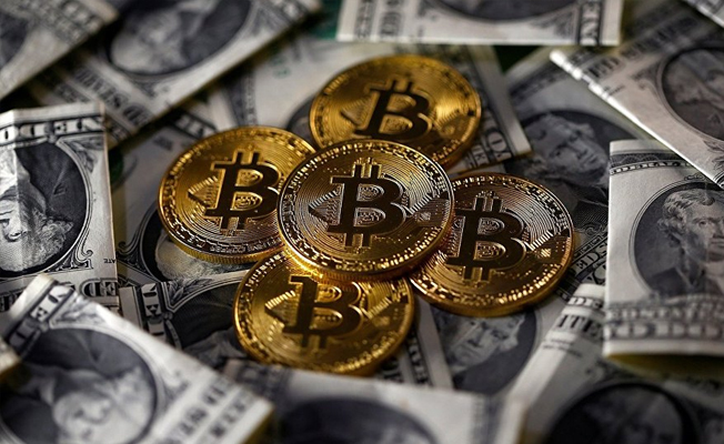 Bitcoin milyoneri, 'harcayamayacağı' parasını dağıtıyor