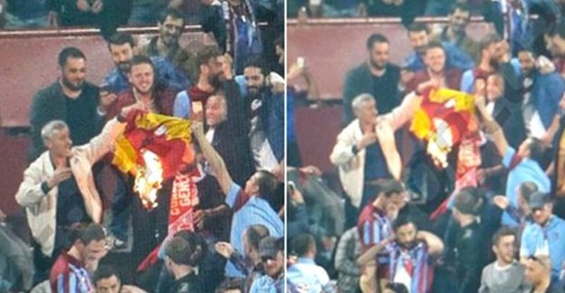 Avni Aker'de Galatasaray formasını yaktılar