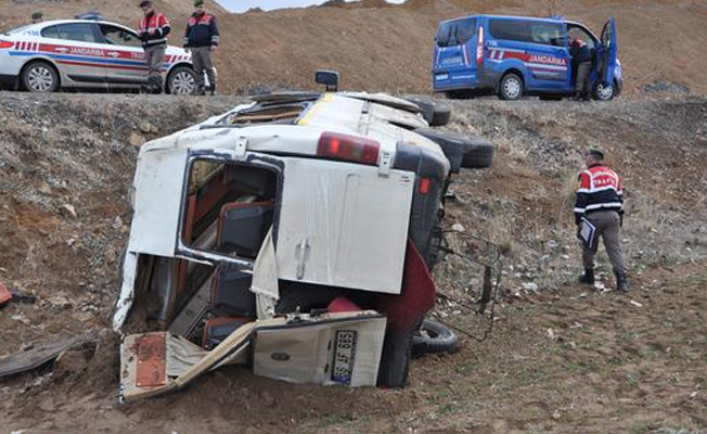 Yozgat'ta rehabilitasyon servisi devrildi: 13 yaralı