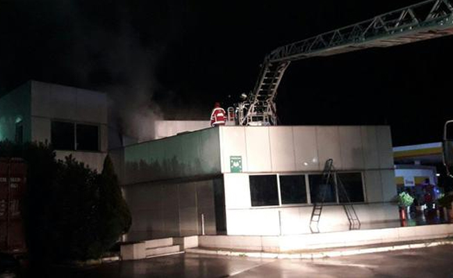 Akaryakıt istasyonunda korkutan yangın