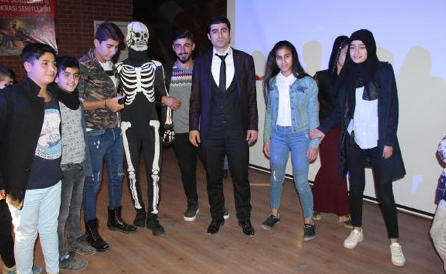 O filmin ilk gösterimi sinema salonu olmayan Silopi'de yapıldı!