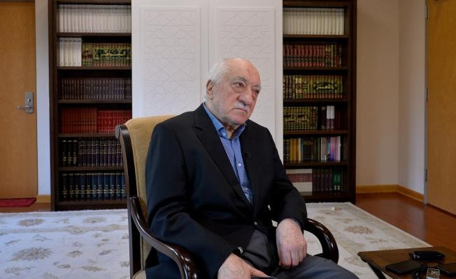 FETÖ elebaşısı hangi siyasetçilere; “Yahudi”, “Ahmak”, “Cinsiyeti bozuk” ve “Münafık” dedi?