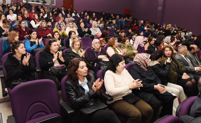 Bornova’da kadınlar önce öğreniyor sonra üretiyor