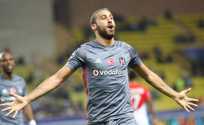 İngiltere'de Cenk Tosun yarışı sürüyor!