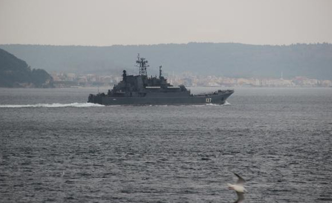 Rus savaş gemisi Çanakkale Boğazı'ndan geçti!