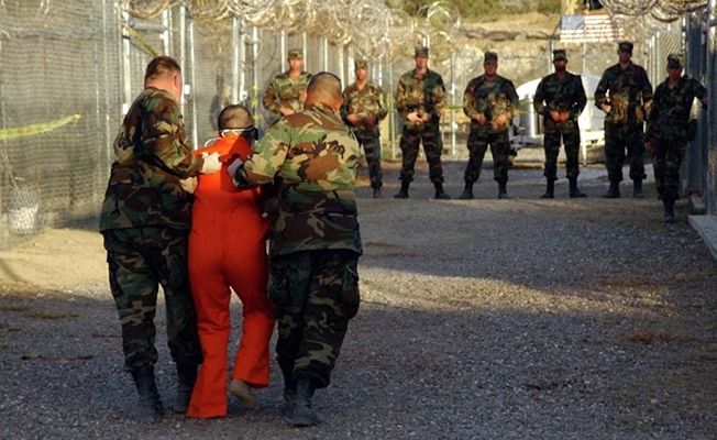 Guantanamo 16 yıl sonra ABD Savunma Bakanı gördü