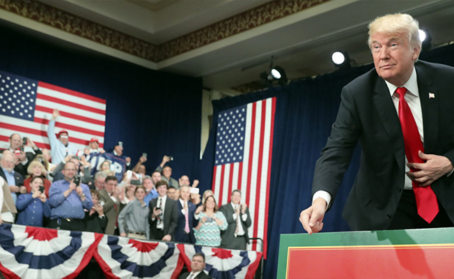 Trump'tan battal boyda Noel tebriği
