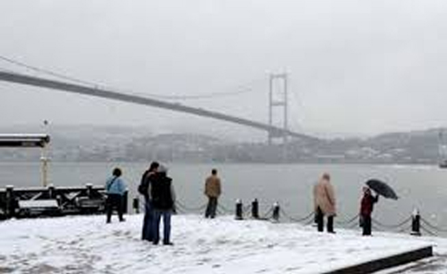 İstanbul'da kar yağışı başladı, İDO ve BUDO seferleri iptal