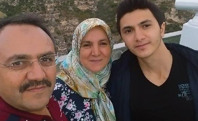Anne ve babasını öldürdükten sonra intihar eden gencin cesedi 1 gün sonra bulunmuş!