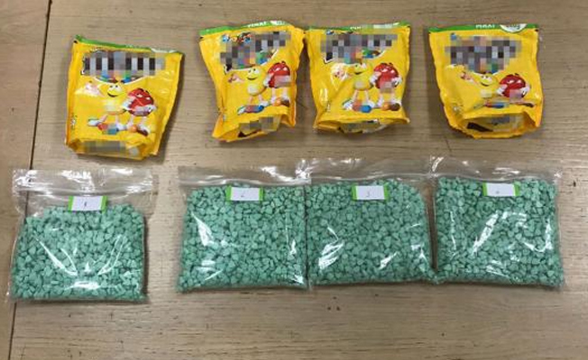Çikolata paketlerinden uyuşturucu çıktı!