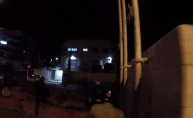 Atina’da anarşist gruptan İsrail Büyükelçiliğine boyalı saldırı!