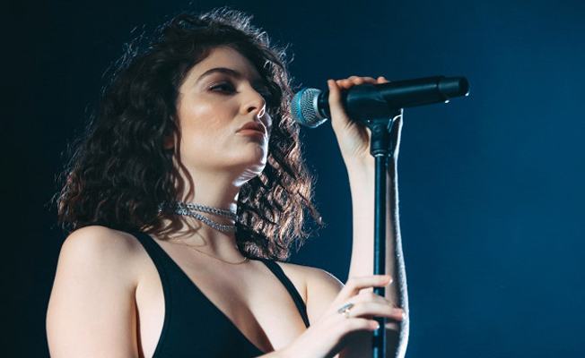 Yeni Zelandalı şarkıcı Filistin'e destek için İsrail konserini iptal etti