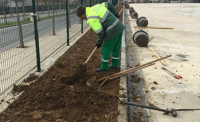 Büyükçekmece’nin parkları ve bahçeleri her mevsim bakımlı