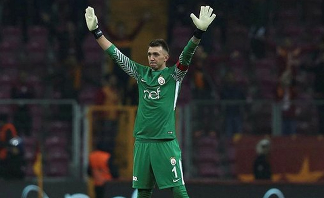 Muslera kaptanlığı bırakıyor!