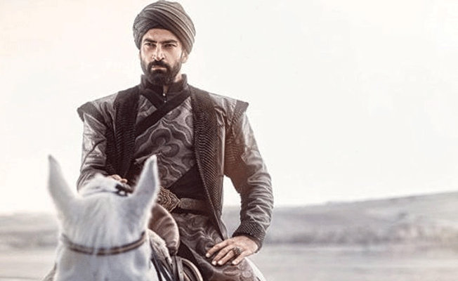 Usta isimler Bir Cihan Fatihi'nin kadrosundan çıkarıldı!
