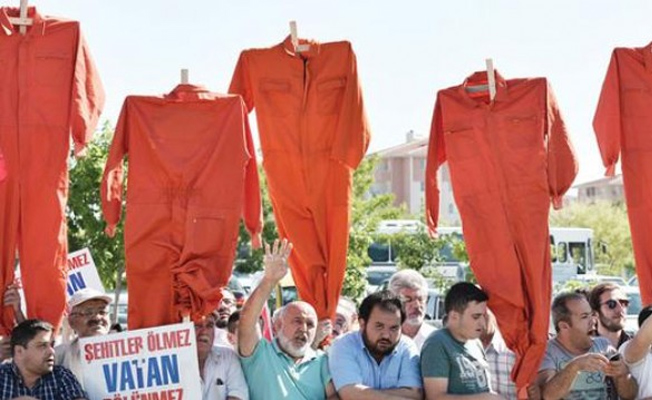 İşte tek tip kıyafetin ayrıntıları