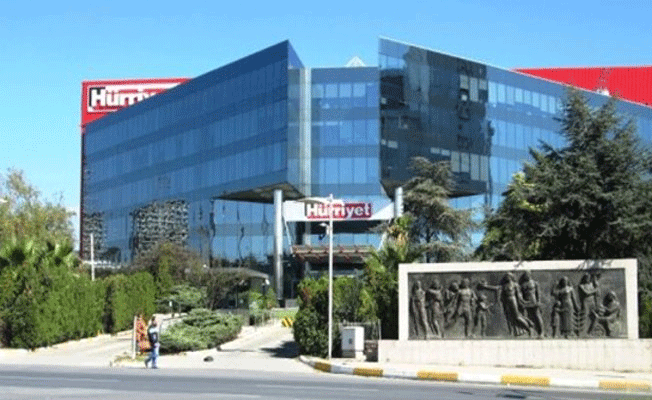 Hürriyet'te ödüllü gazetecinin işine son verildi!